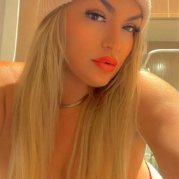 Blond Kelly, 32