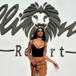 Ambar, 25
