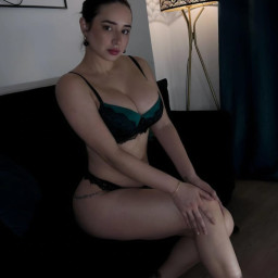 Esmeralda, 27