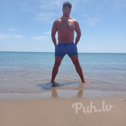 Alex, 39