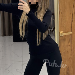 Adelina, 28