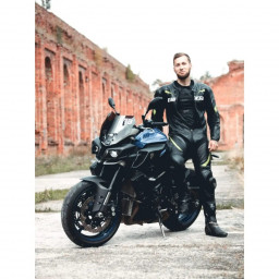 Maikls, 31