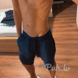 Young bottom, 24