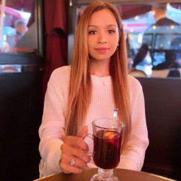 Juliana, 35