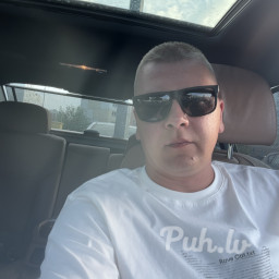 Artur, 33