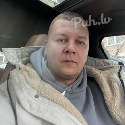 Artur, 33