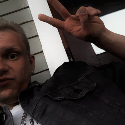 Bruno, 32