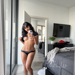 Rachelle, 25