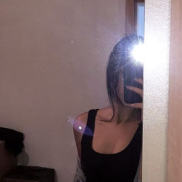 Adriana, 25
