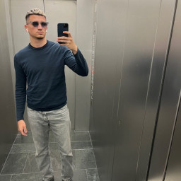 Alberto, 27
