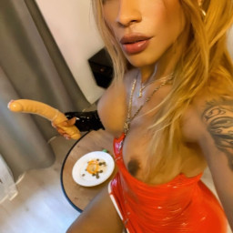 Mia colucci, 25