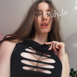 Laina, 25