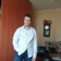 Andris, 37