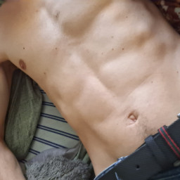 Jauns vīrietis, 31