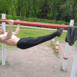 Andrej, 27