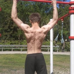 Andrej, 27