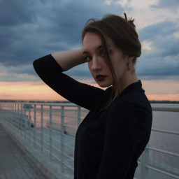 Teona, 28