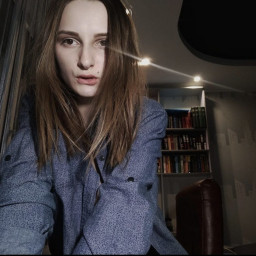 Elza, 26
