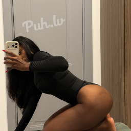 Jazmin, 22