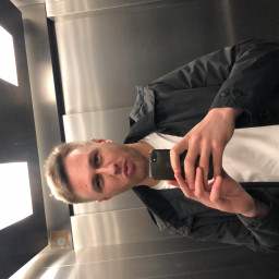 Edgars, 33